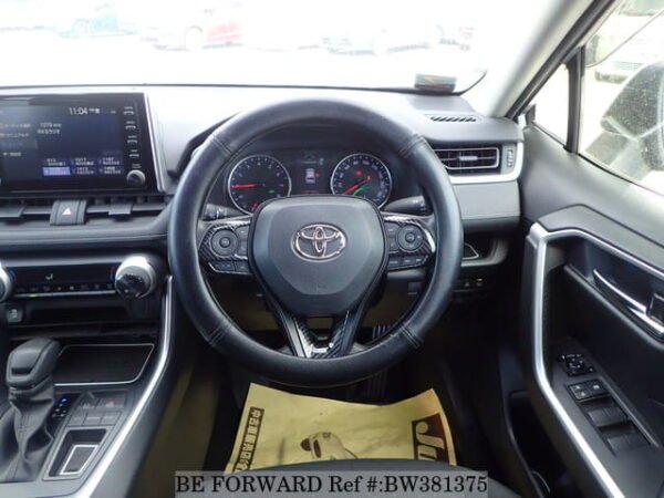 2020 TOYOTA RAV4 X - Image 6